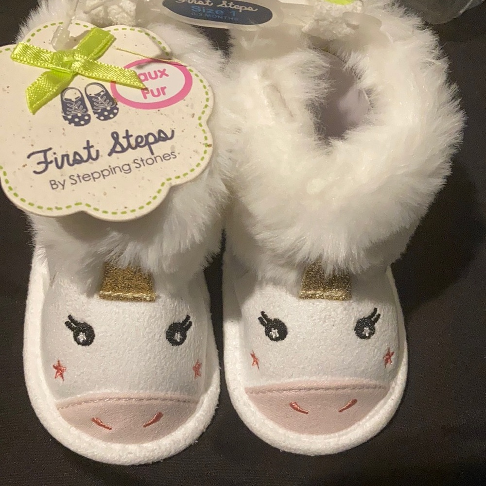 Baby’s size 1 shoes